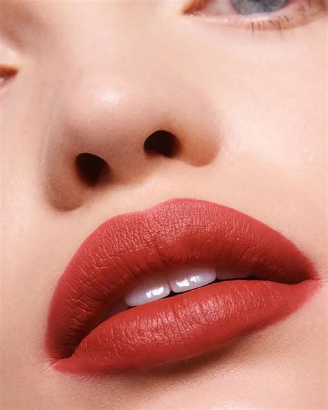 Coral Lipstick Trends:प्रत्येक त्वचेच्या टोनसाठी कोरल लिपस्टिक शेड्स|Coral lipstick shades for ...