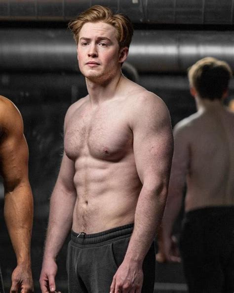 Kit Connor Posts Shirtless Gym Pics, Goes Full Muscle Bro