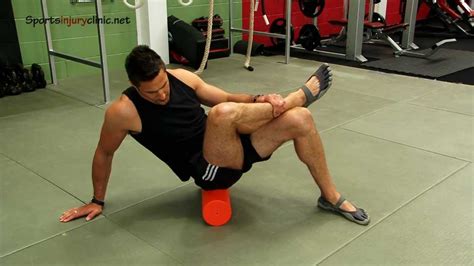 Piriformis muscle foam roller exercise - YouTube