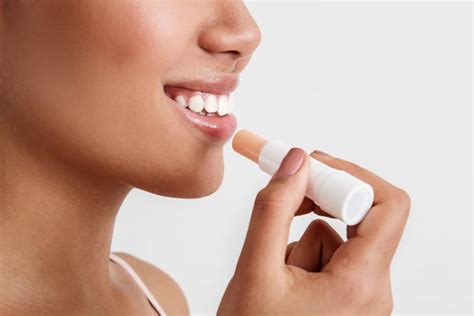 Organic & Natural Lip Balm For Dry Lips - Umbel Organics