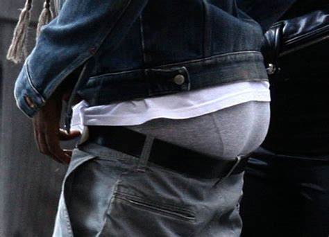 Male Celebrity Saggers (welcome to my eyes): KANYE WEST is booty of the day