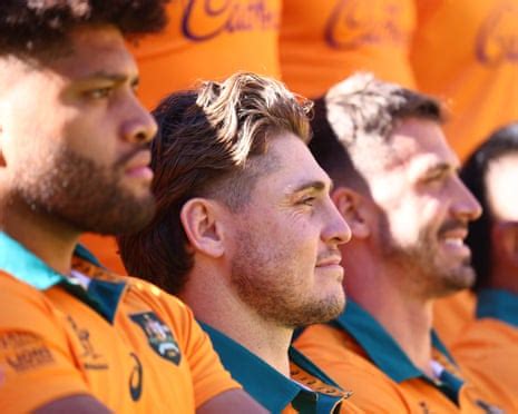 Amateur lesbian porn strolled to the threshold and she came