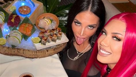 HAPŠENJE PRENOSILE UŽIVO: OnlyFans zvezde izbačene iz aviona (VIDEO)