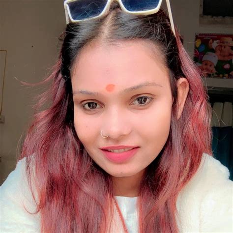 Hum phonva pe . . @anjaliraicuty_ @queen_priya_rai143 | Anjali Rai