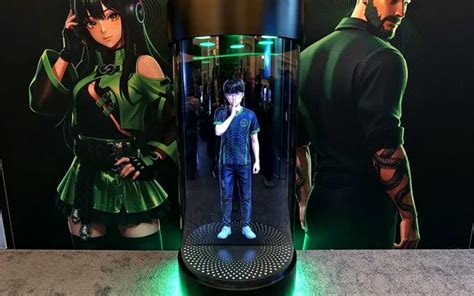 Razer pune un „waifu în borcan” la CES 2026: Project Ava devine un