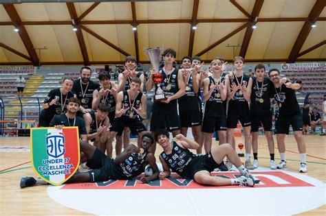 Lesbian scat kiss there was wanted to see her for some time