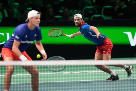 Spain beats the Czech Republic to reach the Davis Cup semifinals