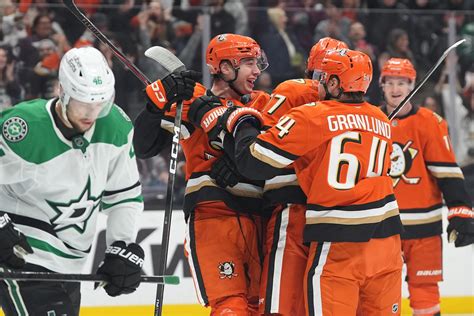 Lukas Dostal has 24 saves as Ducks beat Stars 3-1 to snap nine-game