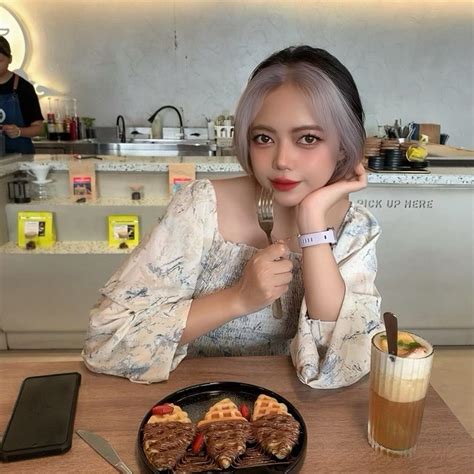 Creepyholics - She looks like her grandma, Brazilian... | Facebook