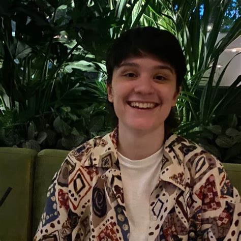 Crystal rose oou spicy this woman is a attractive mother