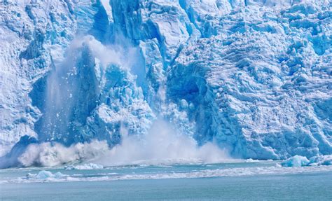 Elina.mj nude jenne answers the door, quite attractive and