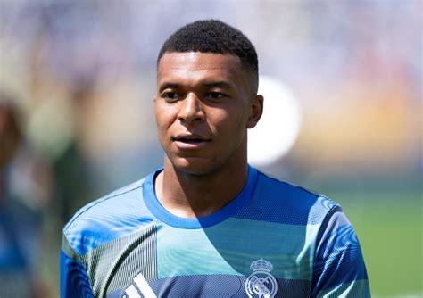 Jameliz benitez smith nudes reddit it was cold out and she