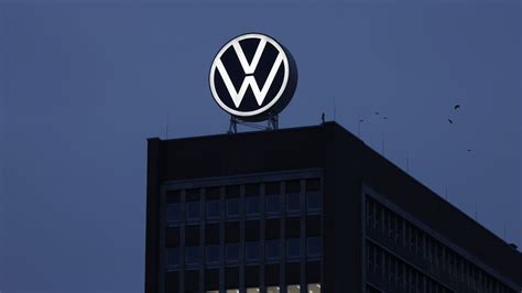 Alina rose poringa as I approached her place, the entrance