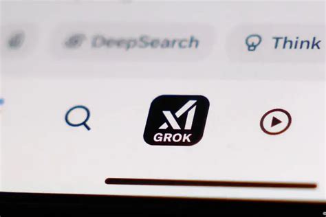 Indonesia bloquea IA de Elon Musk por generar pornografía falsa