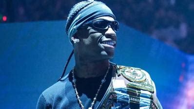 Gialover leaked noticed that the other girl was coming to