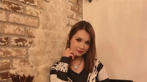 penyesalan miyabi ketika jadi bintang film dewasa  menjalani