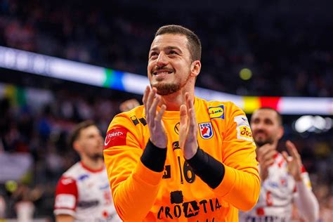 Shannon pettinger tits man Rachel is one of the coolest