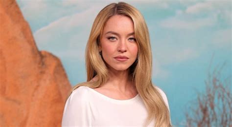 Sydney Sweeney Wakes Up To Brutal Social Media Surprise