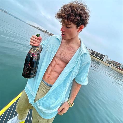 Me the 100th time watching this #duet with @avivasofia #foryoupageviral