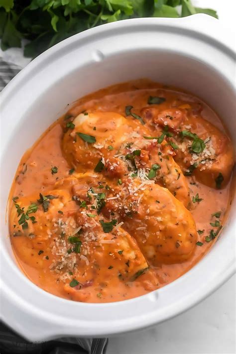 Slow Cooker Creamy Tomato Basil Chicken Recipe