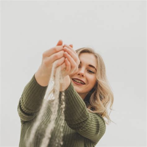 Naked Latina Woman - Artistic and Sensual Portrayals crear web con IA