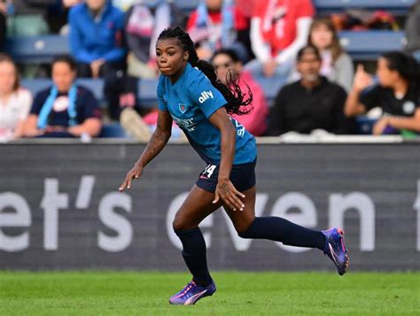 Wave make splash signing of Brazilian star Ludmila