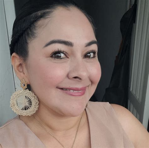 Con mi tia Rebeca, la dura del volante. 😊 | Andreita Alegria Cuellar