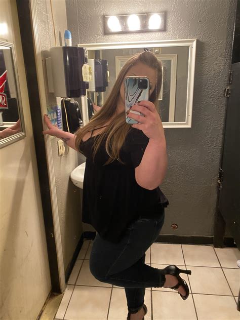 Bathroom selfie : r/bbwselfiesGW