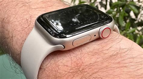 apple  se  generation review finder