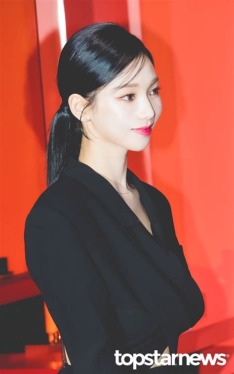 톱스타뉴스 포토 (Topstarnews) on Twitter: "[HD포토] 에스파(aespa) 카리나, ‘소멸직전인 얼굴크기