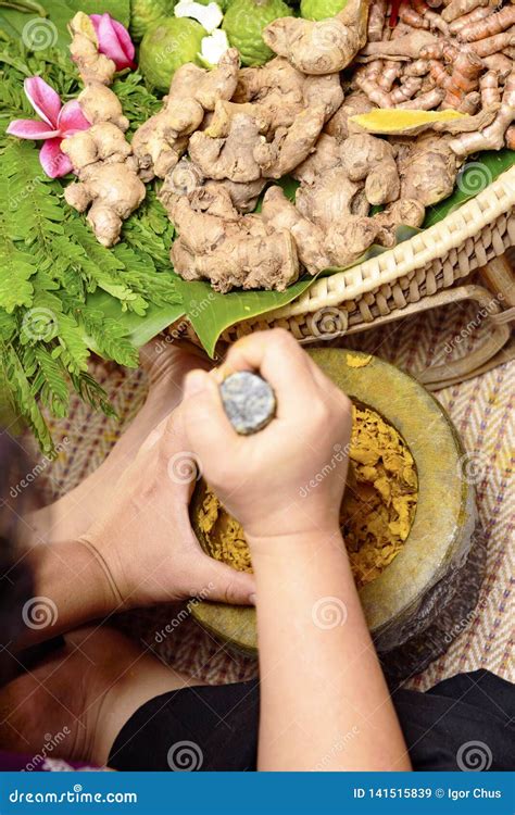 Indian Medicine Ayurveda, Herbal Treatment 2019 Stock Image - Image of ...