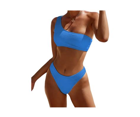 10 Essentials for a Perfect Beach Day - All that she is