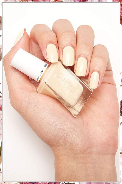 9 Stunning Light Yellow Nails Ideas For A Chic Manicure | Yellow nails