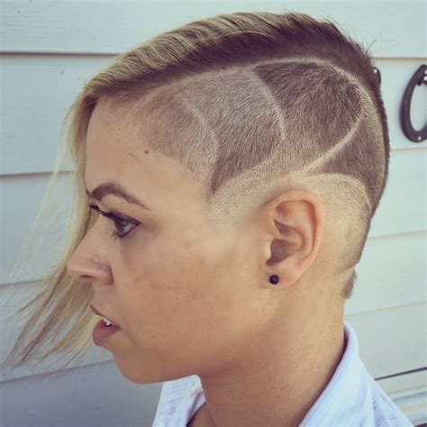 Male undercut long hair styles dominate recent urban fashion trends 6