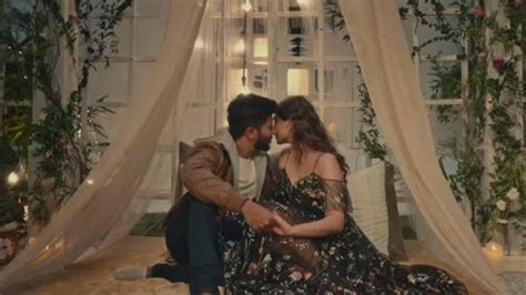 intimate scenes  bollywood
