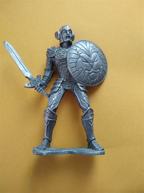 box set figures   reverquest