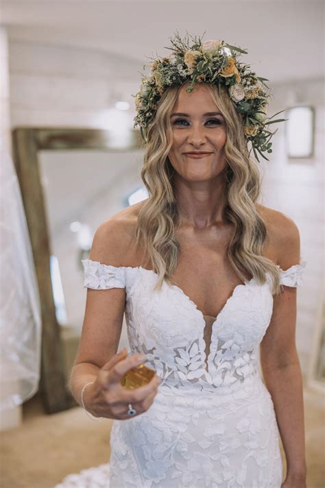 Bridal Lounge — Bridal Barn