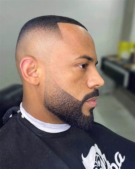 Cabelo Curto E Barba Degrade