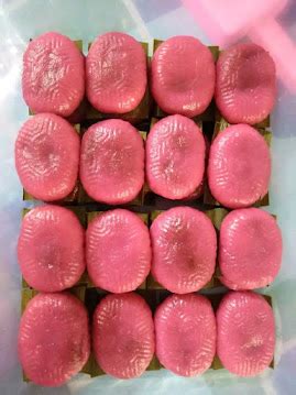 membuat kue  isi kacang hijau