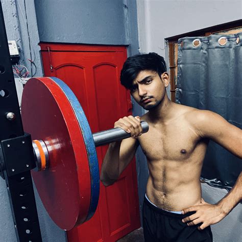 Desi Gym Reviews's Amazon Page