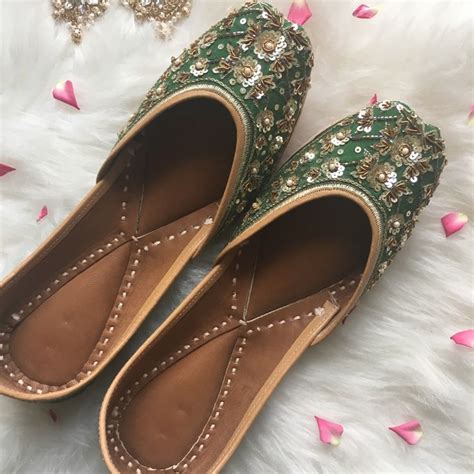 Stunning Dark Green Embroidered Flats | Size 6