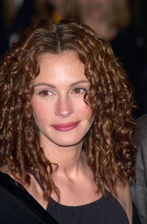 25 Celebrities with Curly Hair: Naturally Beautiful