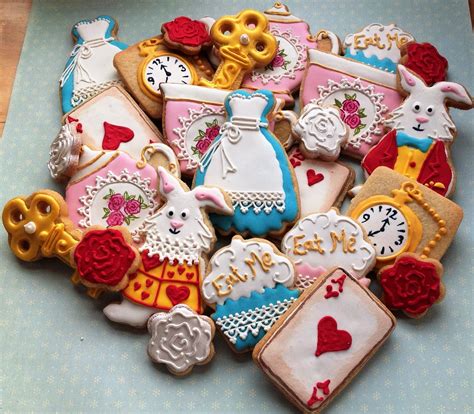 Alice in Wonderland | Alice in wonderland cakes, Tea party cookies