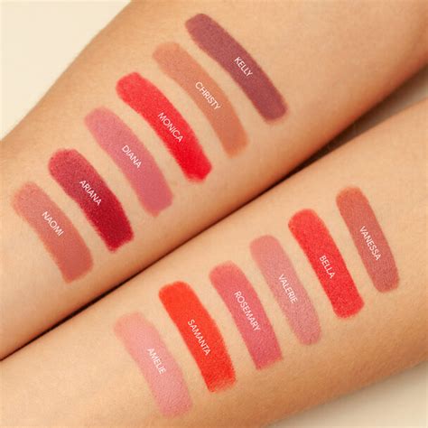 Матовая губная помада MATTE LIPSTICK