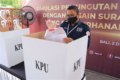Apakah Boleh Bawa HP ke Bilik Suara Saat Pilkada 2024? Begini Kata KPU