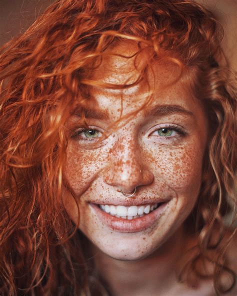Pin by v a n i l j a on k a u n e u s | Women with freckles, Freckles