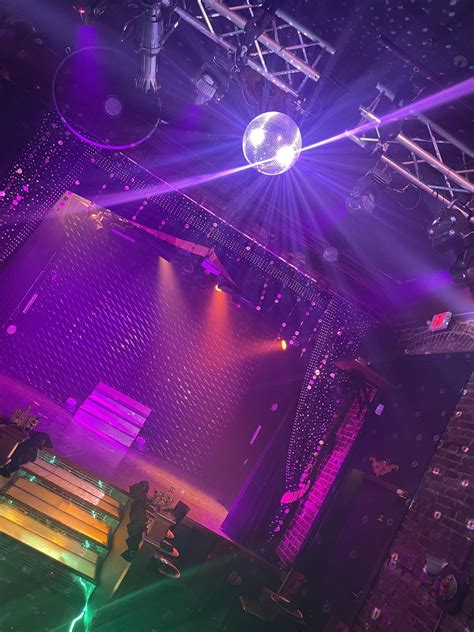 KARAOKE with SHAY FOX – Shay Fox