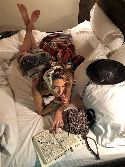Paris Jackson : r/CelebrityFeet
