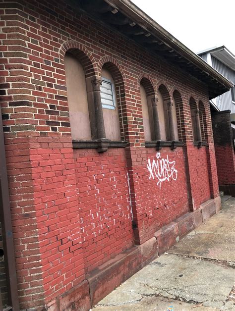 Staten ‘Odd-land’: Strange shoreline idol, ghostly abandoned NYC train