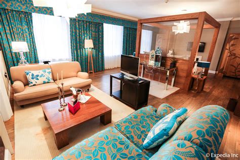 Public Transport Directions to Tigerlily Boutique Hotel 33